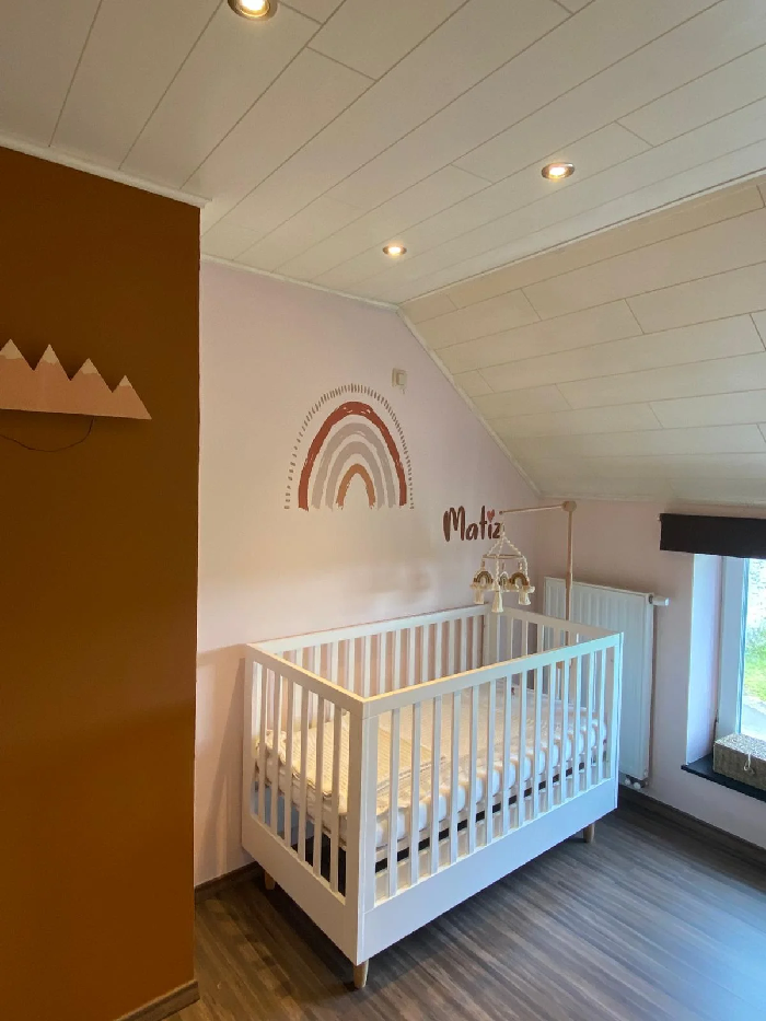 Une photo de la chambre / bureau