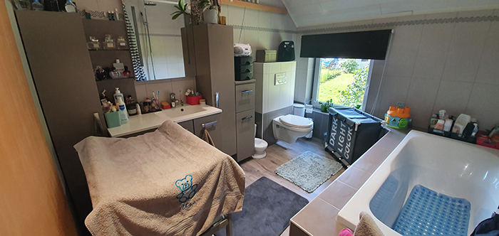 Une photo de la salle de bain